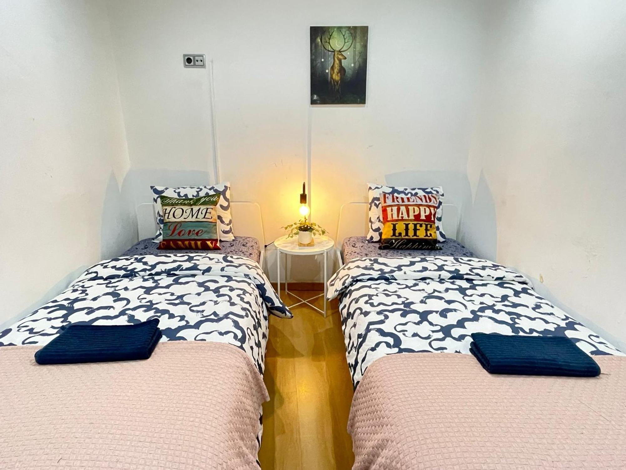Girona Ii Hostel *